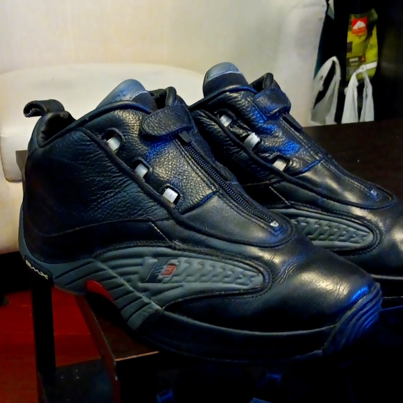 Reebok Allen Iverson Answer 4 Black Grey & Red Mens SZ 11 - Picture 1 of 8